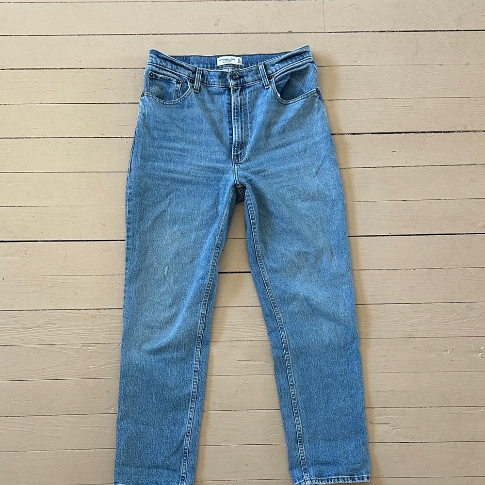 Abercrombie & Fitch Ultra High Rise 90s mom Jeans denim